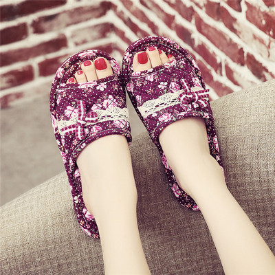 Papuci de vara de dama cu model floral si talpa plata