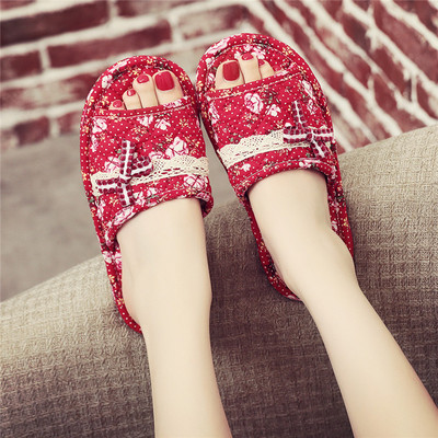 Papuci de vara de dama cu model floral si talpa plata