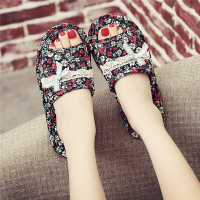 Papuci de vara de dama cu model floral si talpa plata