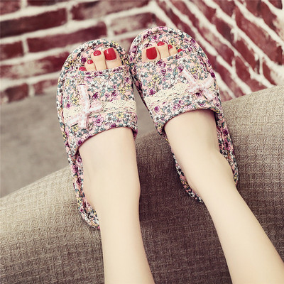 Papuci de vara de dama cu model floral si talpa plata