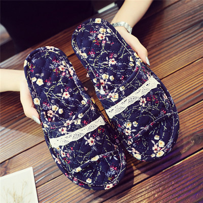 Papuci de vara de dama cu model floral si talpa plata