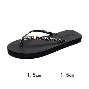 Casual παντόφλες με επίπεδη σόλα - μαύρο και καφέ