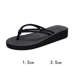 Casual παντόφλες με επίπεδη σόλα - μαύρο και καφέ