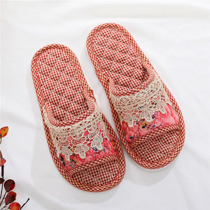 Papuci de damă colorați cu talpă plată