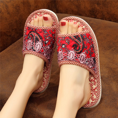 Papuci de damă colorați cu talpă plată