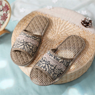 Papuci de damă colorați cu talpă plată