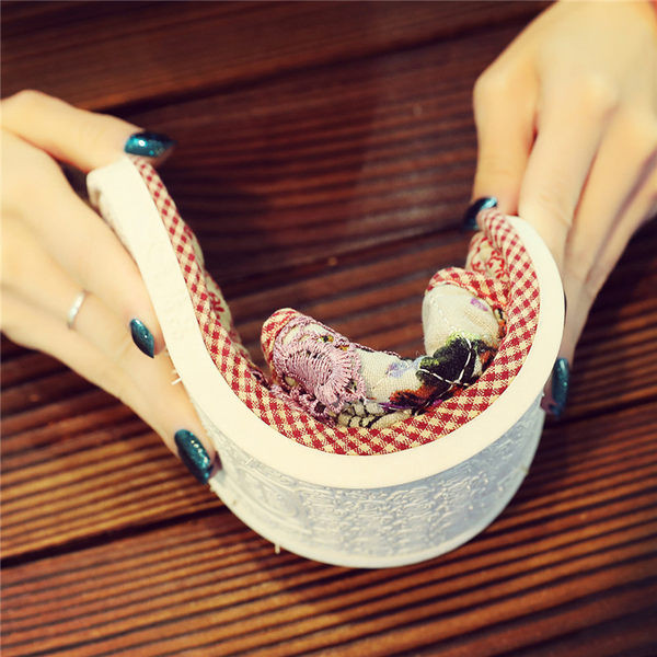 Papuci de damă colorați cu talpă plată