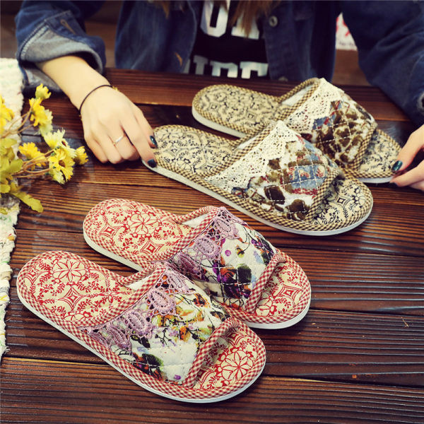 Papuci de damă colorați cu talpă plată