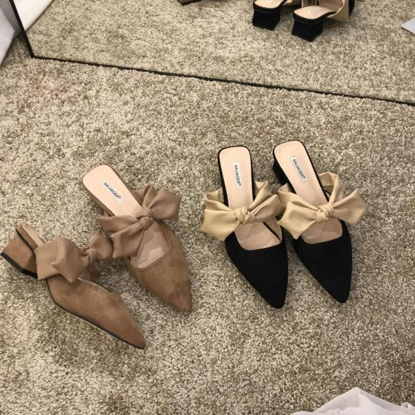 Papuci ascuțiți pentru femei cu panglică