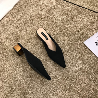 Novi model ženskih papuča sa niskom potpeticom na špicu