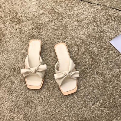 Novi model ženskih papuča sa trakom - u tri boje