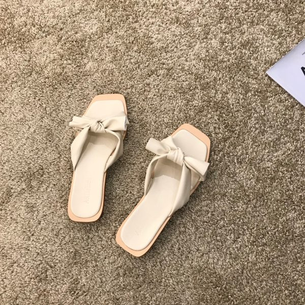 Novi model ženskih papuča sa trakom - u tri boje