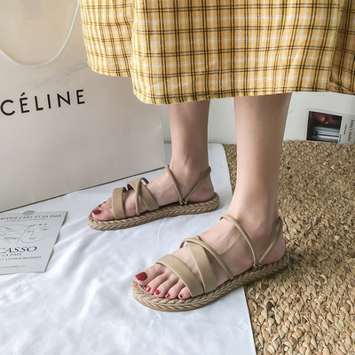 Παντόφλες μοντέρνες γυναίκες με λουράκια σε διάφορα χρώματα