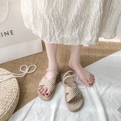 Νέο μοντέλο γυναικείες παντόφλες με καρό λουράκια