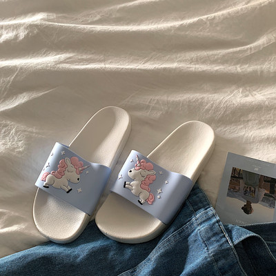 Καθημερινές γυναικείες παντόφλες με απλικέ