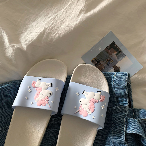 Καθημερινές γυναικείες παντόφλες με απλικέ