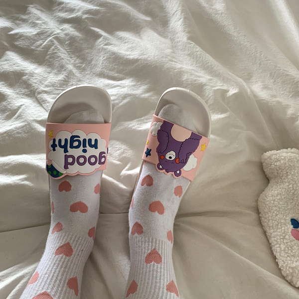 Ležerne ženske papuče sa šarenim aplikacijama za ljeto