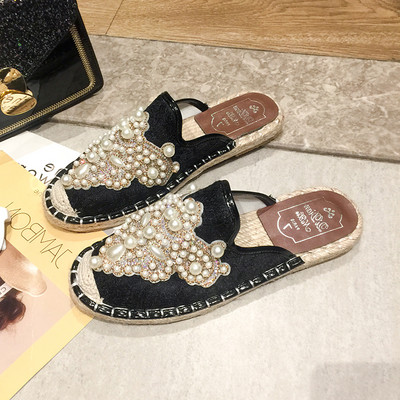 Παντόφλες μοντέρνες γυναίκες με δαντέλα και πέρλες