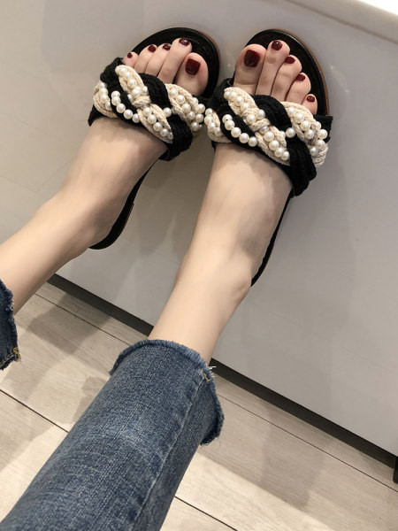 Novi model ženskih papuča - sa ravnim đonom i perlicama