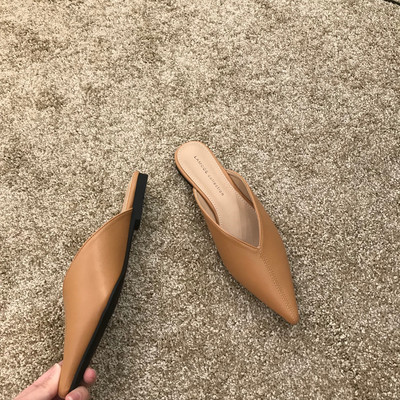 Ženske papuče od umjetne kože model na špic