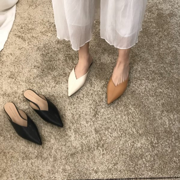 Ženske papuče od umjetne kože model na špic