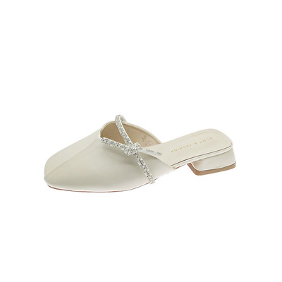 Γυναικείες παντόφλες στρογγυλεμένο μοντέλο από οικολογικό δέρμα και γυαλιστερό αποτέλεσμα