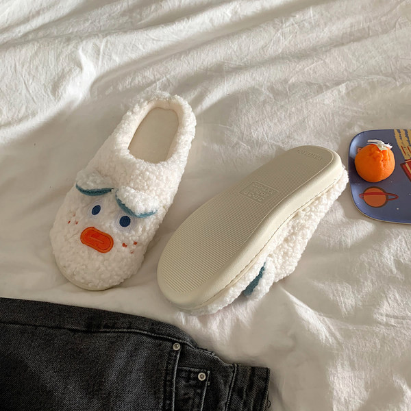 Νέο μοντέλο γυναικείες παντόφλες σπιτιού με τρισδιάστατο στοιχείο