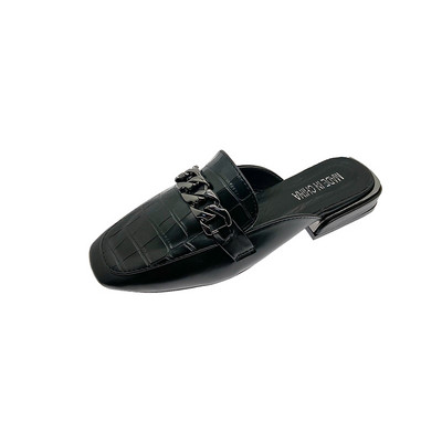 Γυναικείες στρογγυλές παντόφλες με μεταλλική διακόσμηση