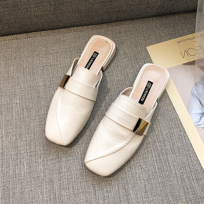 Νέο μοντέλο γυναικείες  έκο δερμάτινες  παντόφλες με μεταλλικό στοιχείο - μπεζ και μαύρο χρώμα