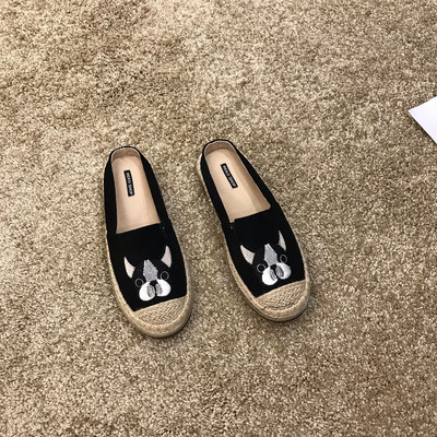 Γυναικείες παντόφλες με κέντημα