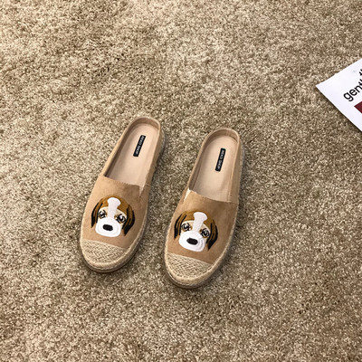 Γυναικείες παντόφλες με κέντημα