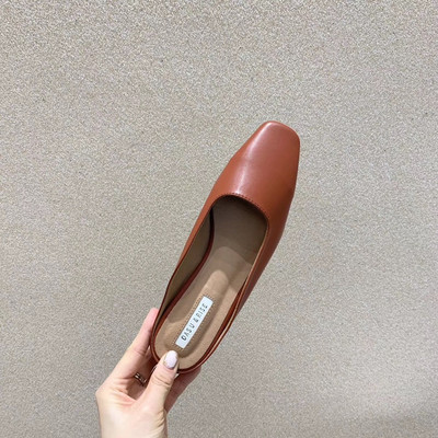 Τρέχουσες γυναικείες έκο δερμάτινες παντόφλες σε διάφορα χρώματα