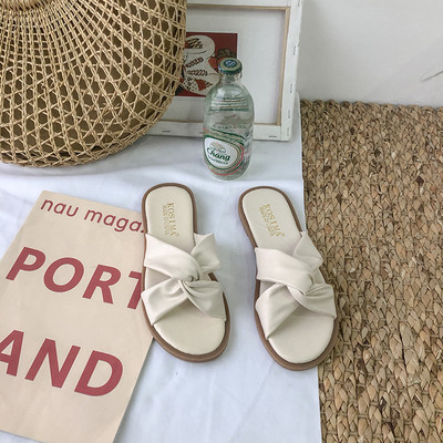 Παντόφλες casual με σταυροτά λουράκια από οικολογικό δέρμα