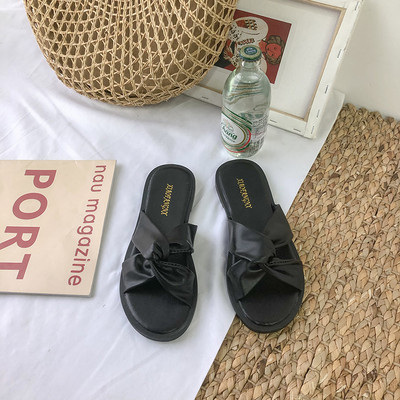 Παντόφλες casual με σταυροτά λουράκια από οικολογικό δέρμα