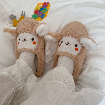 Βελούδινες παντόφλες με τρισδιάστατο στοιχείο