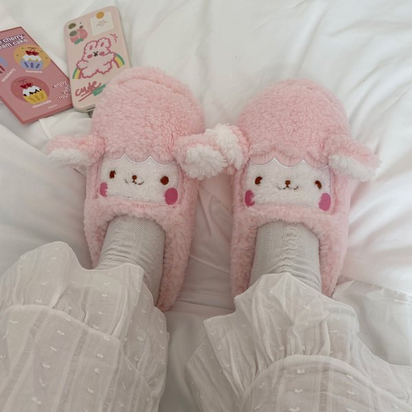 Βελούδινες παντόφλες με τρισδιάστατο στοιχείο