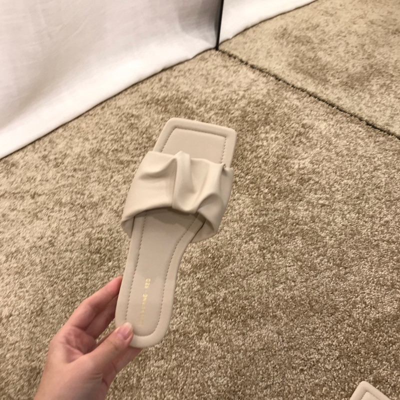 Novi model ženskih papuča od eko kože u dvije boje