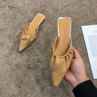 Νέο μοντέλο από παντόφλες από μασίφ δέρμα