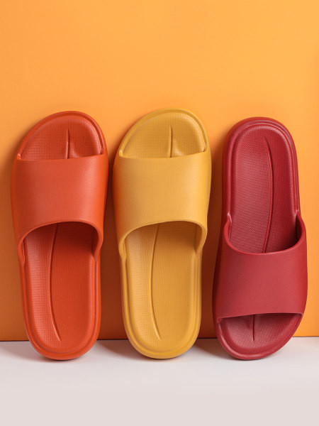 Ležerne ženske gumene papuče pogodne za kupaonicu