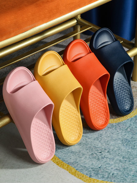 Γυναικείες λαστιχένιες παντόφλες κατάλληλες για μπάνιο σε διάφορα χρώματα