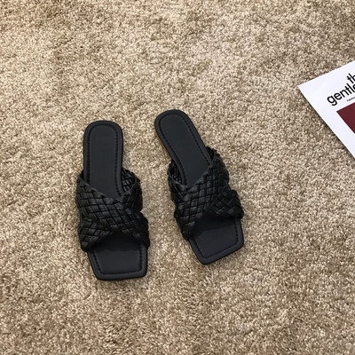 Ženske papuče u crnoj boji - više modela