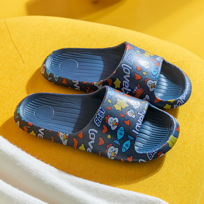 Παντόφλες καουτσούκ με πολύχρωμη εκτύπωση