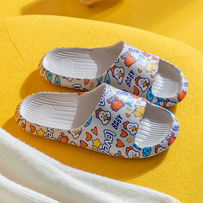 Παντόφλες καουτσούκ με πολύχρωμη εκτύπωση