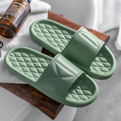 Παντόφλες καουτσούκ με πολύχρωμη εκτύπωση