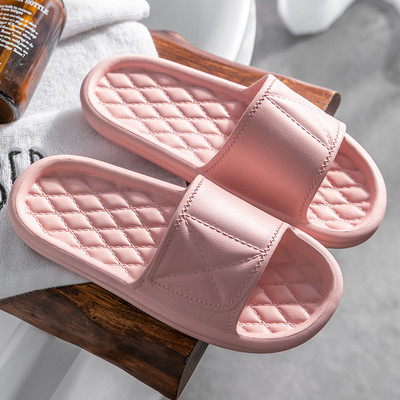 Παντόφλες καουτσούκ με πολύχρωμη εκτύπωση