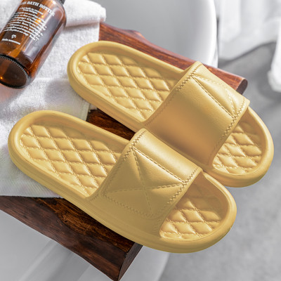 Παντόφλες καουτσούκ με πολύχρωμη εκτύπωση