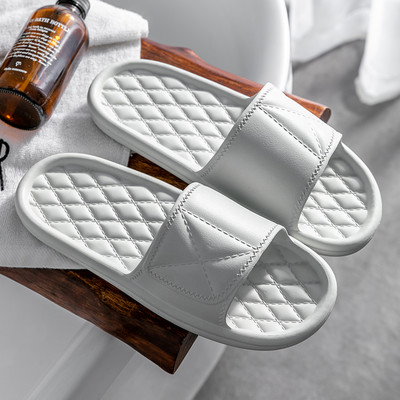 Παντόφλες καουτσούκ με πολύχρωμη εκτύπωση