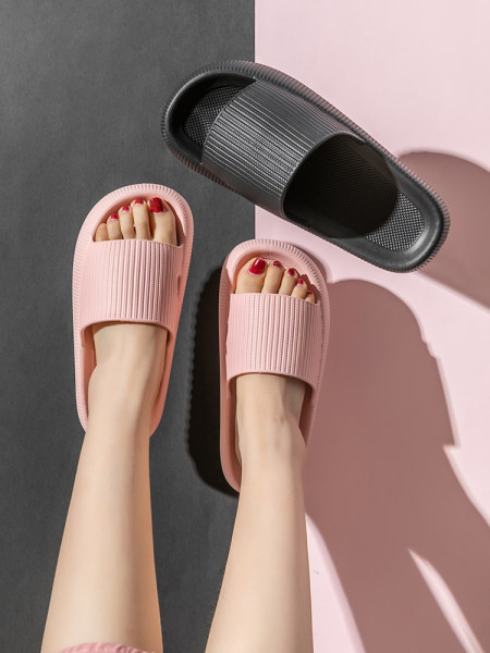 Moteriškos vonios šlepetės – kelių spalvų