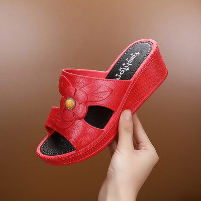 Γυναικείες έκοδερμάτινες παντόφλες με πλατφόρμα 5 cm - διάφορα μοντέλα