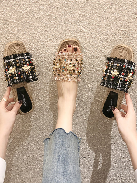 ležerne ženske papuče - s kamenčićima i ravnim potplatom